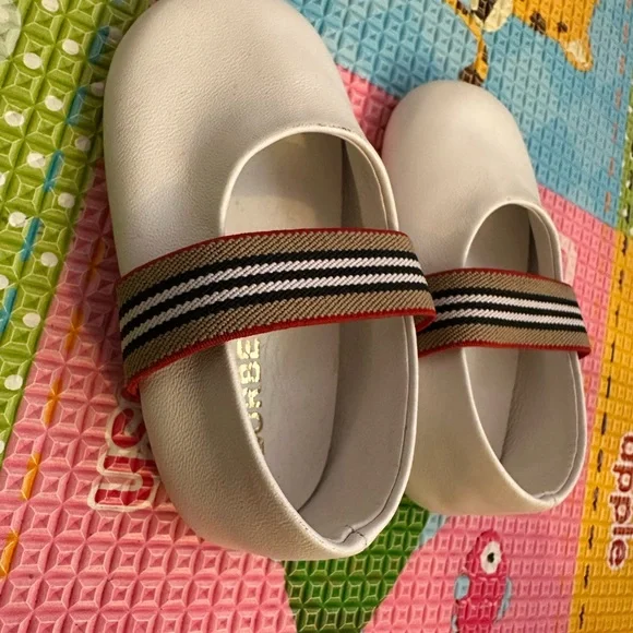 Burberry White Kids Dress Shoes with Red and Black Stripes - Picture 3 of 7